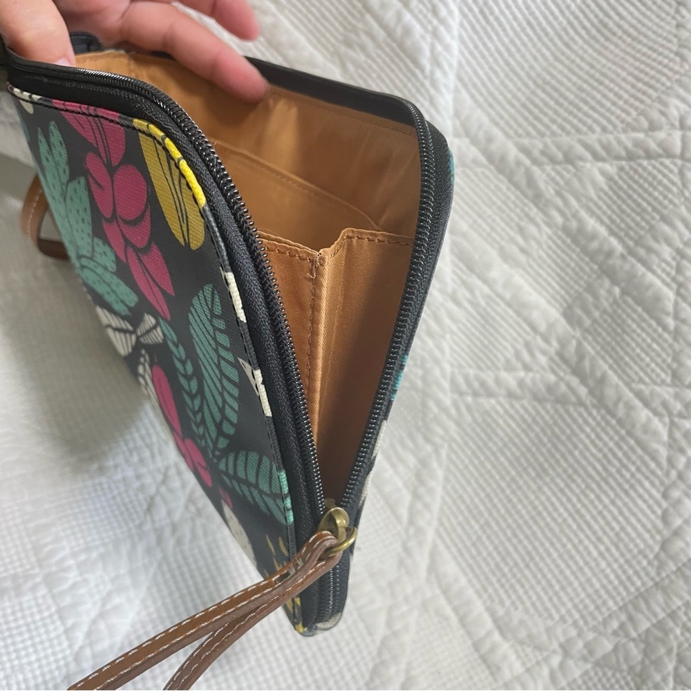 Fossil Eliza LG Wristlet in Dark Floral - Picture 4 of 7
